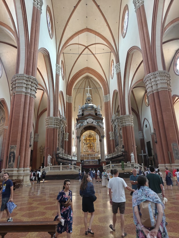 /images/bologna/cath.jpg /images/bologna/cath.jpg
