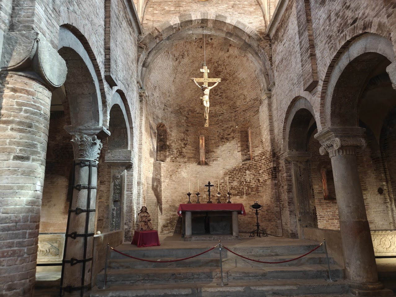 /images/bologna/f-church-in-3.jpg /images/bologna/f-church-in-3.jpg