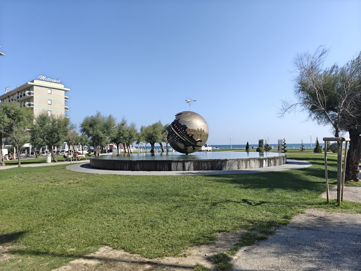 /images/pesaro/globe.jpg /images/pesaro/globe.jpg