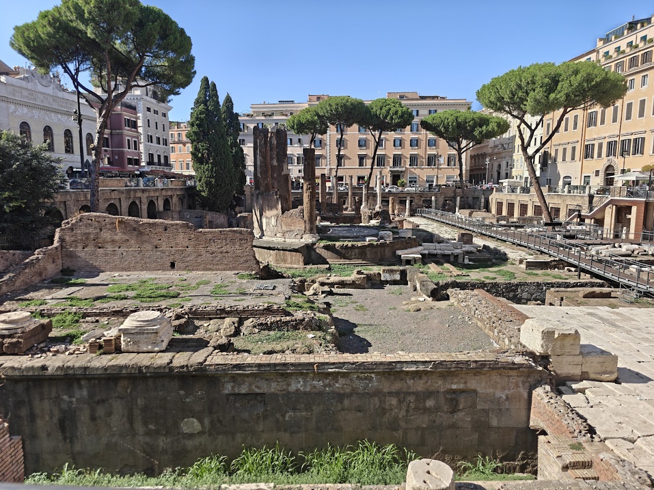 /images/rome/stabby.jpg /images/rome/stabby.jpg